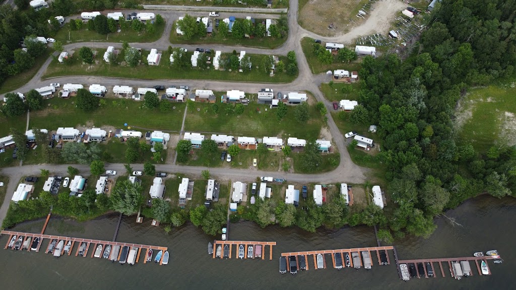 Camping A La Clairiere | 2000 Chem. du Tour du Lac des Iles, Mont-Laurier, QC J9L 3G7, Canada | Phone: (819) 623-2607