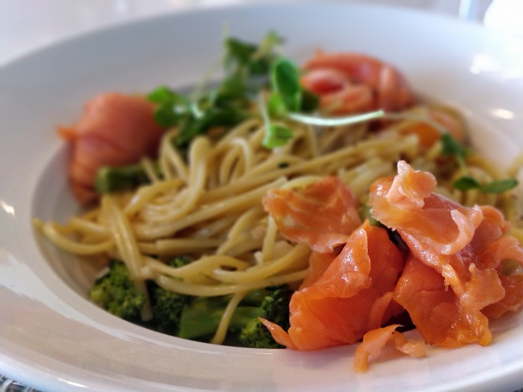 Lakeside Seafood & Grill | 9 Harbour St E, Collingwood, ON L9Y 5B5, Canada | Phone: (705) 446-3274