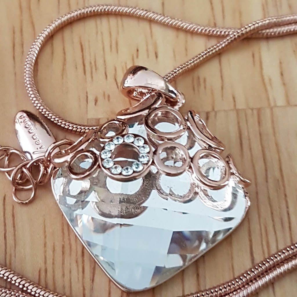 Lynes Charm Shop | 401 Rue Dalcourt, Pincourt, QC J7W 5X3, Canada | Phone: (514) 771-7437