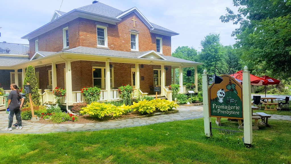 Fromagerie du Presbytere | 222 Rue Principale, Warwick, QC J0A 1M0, Canada | Phone: (819) 358-6555