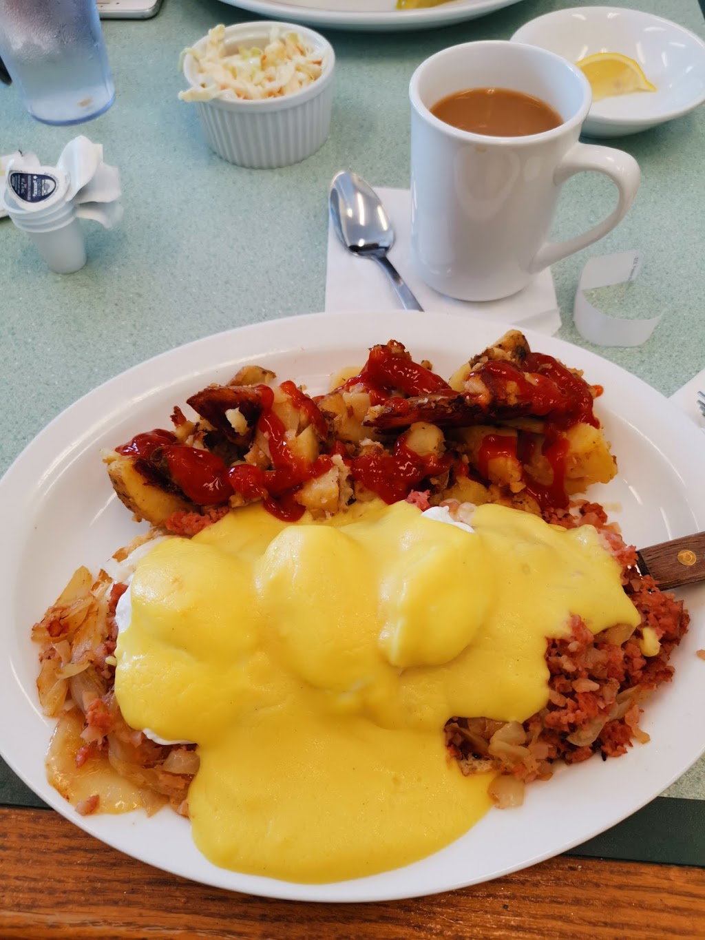 The Bend Eatery | 31 Ontario St N, Grand Bend, ON N0M 1T0, Canada | Phone: (519) 238-5611