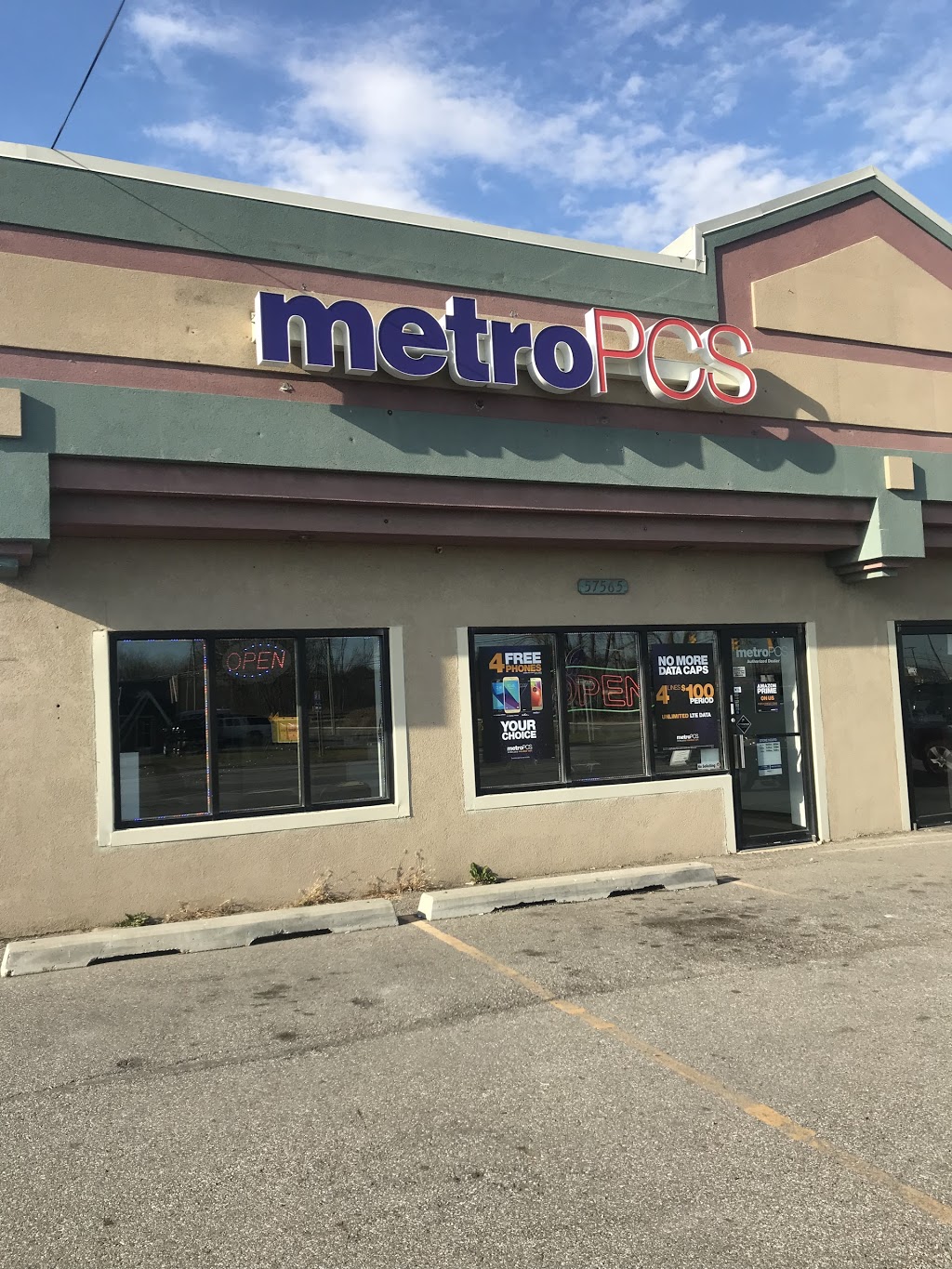 Metro by T-Mobile | 57565 Gratiot Ave, New Haven, MI 48048, USA | Phone: (586) 749-9100