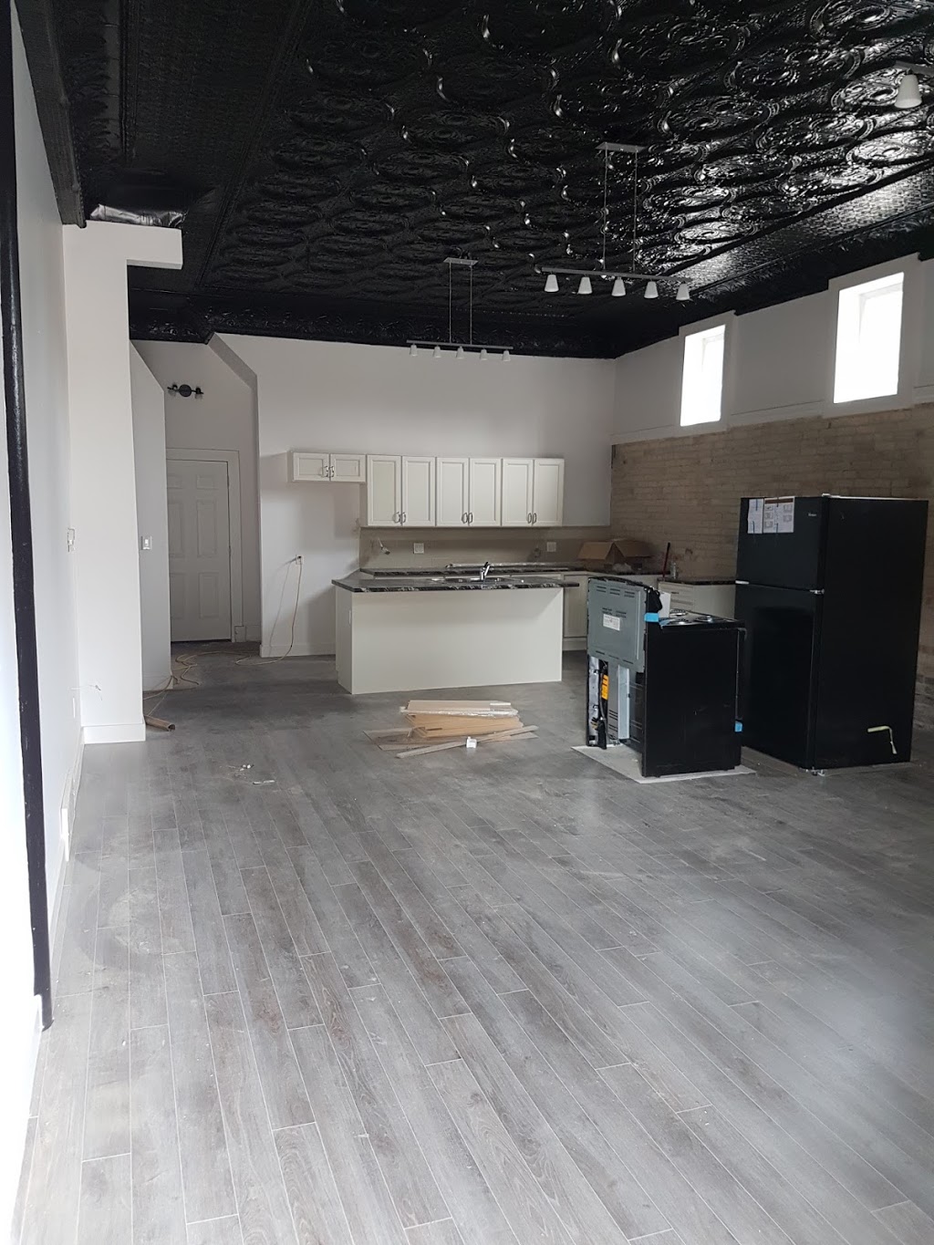 End Of The Roll - London | 750 Wharncliffe Rd S, London, ON N6J 2N4, Canada | Phone: (519) 668-0404