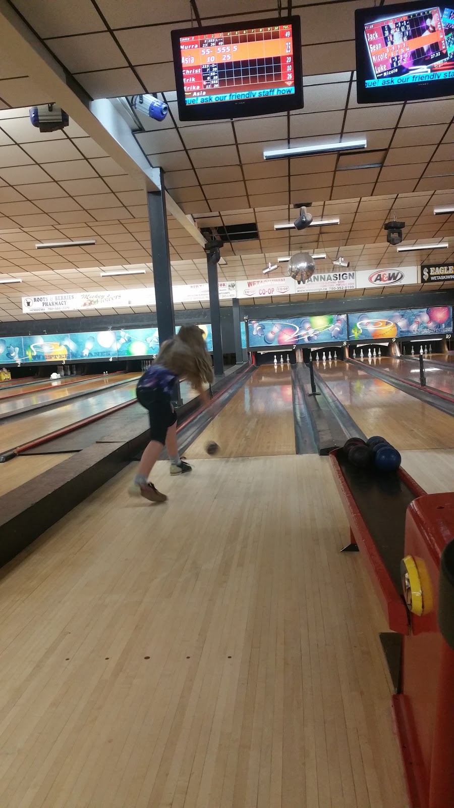 Western Lanes Bowling & Overtime Lounge - 5013 49 St, Wetaskiwin, AB ...