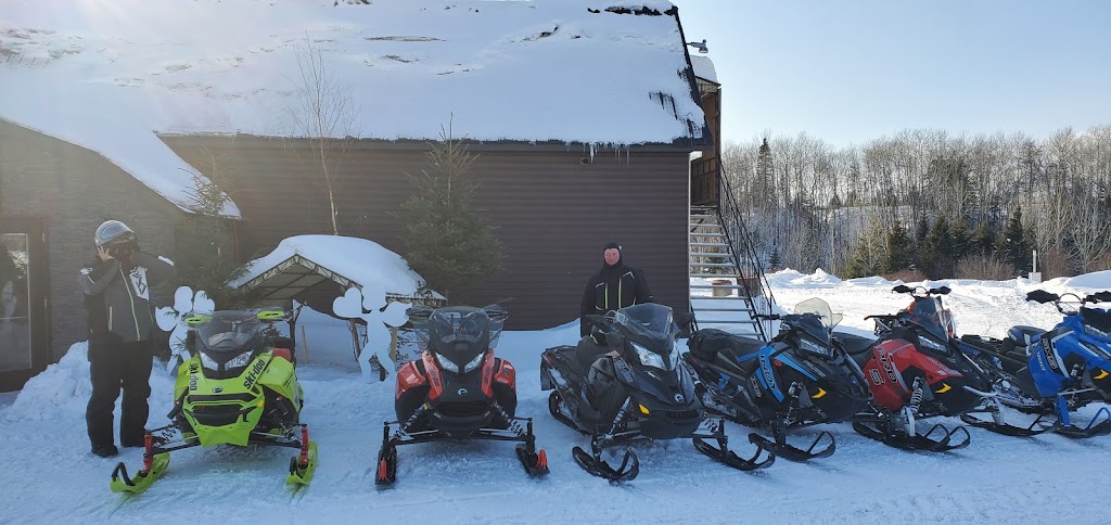 Le Relais des Buttes | 2337 Rang De La Riviere-Aux-Sa, Saint-Félicien, QC G8K 2N8, Canada | Phone: (418) 679-1174
