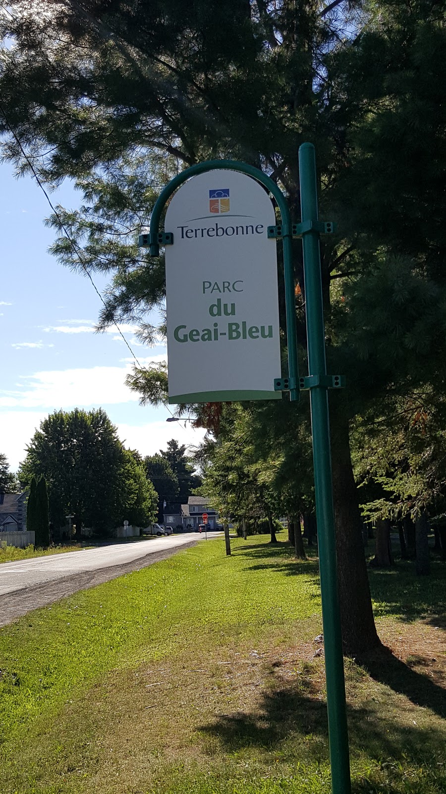 Blue Jay Park | 7101 Rue Rodrigue, La Plaine, QC J7M, Canada | Phone: (450) 961-2001