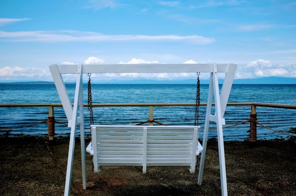 Lighthouse Motel | 6035 Island Hwy W, Qualicum Beach, BC V9K 2E1, Canada | Phone: (250) 757-8765