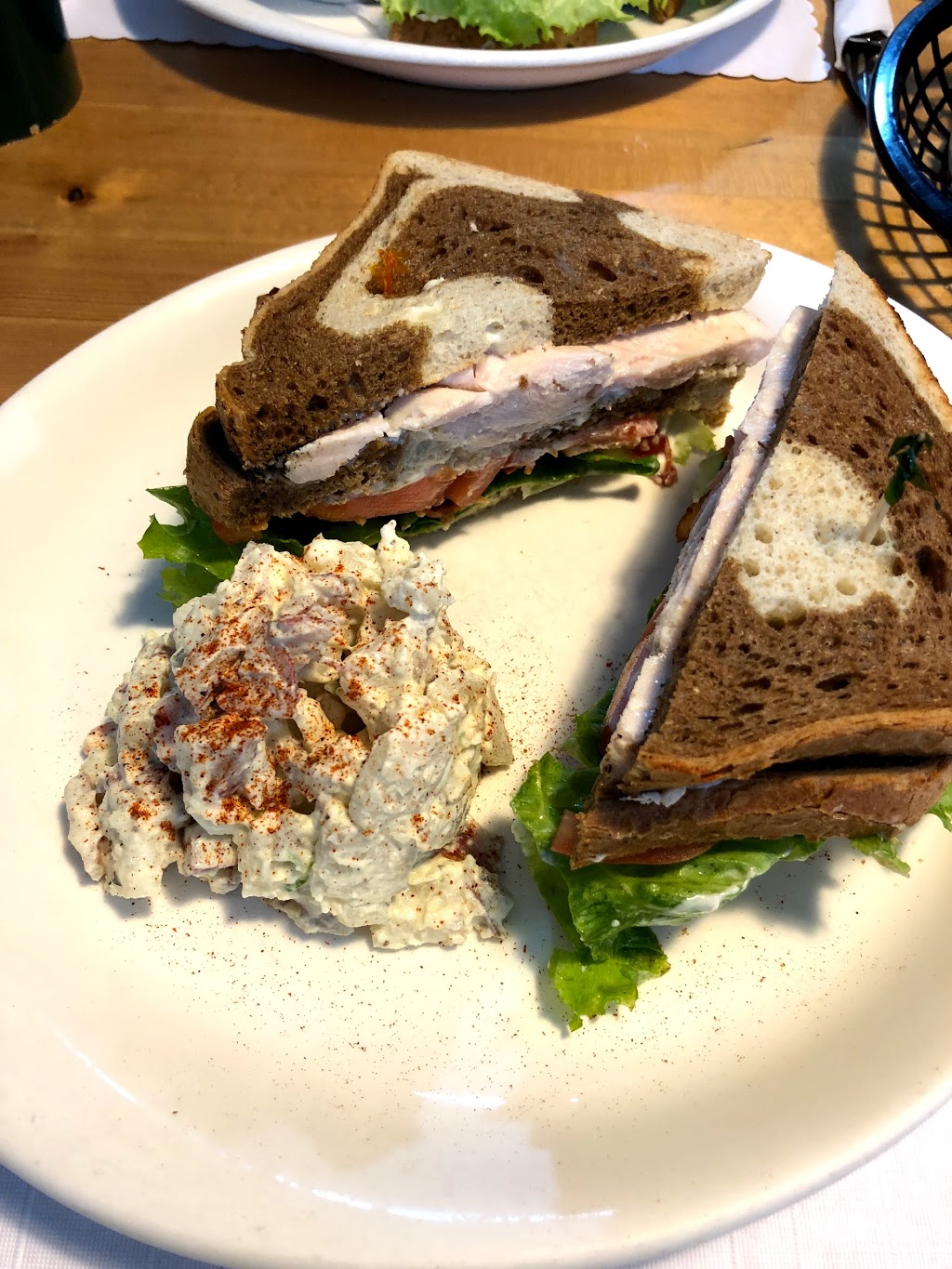 Suzys Cafe | 196 Esplanade, Harrison Hot Springs, BC V0M 1K0, Canada | Phone: (604) 491-1101