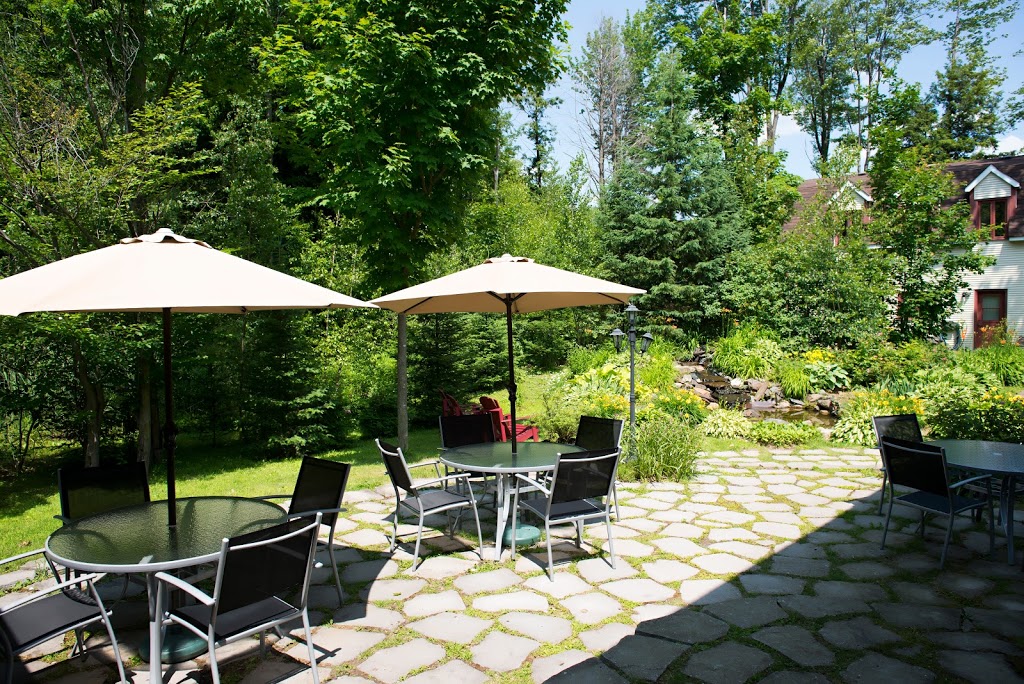 Restaurant Le Madrigal Bromont | 46 Boulevard de Bromont, Bromont, QC J2L 2K3, Canada | Phone: (450) 534-3588
