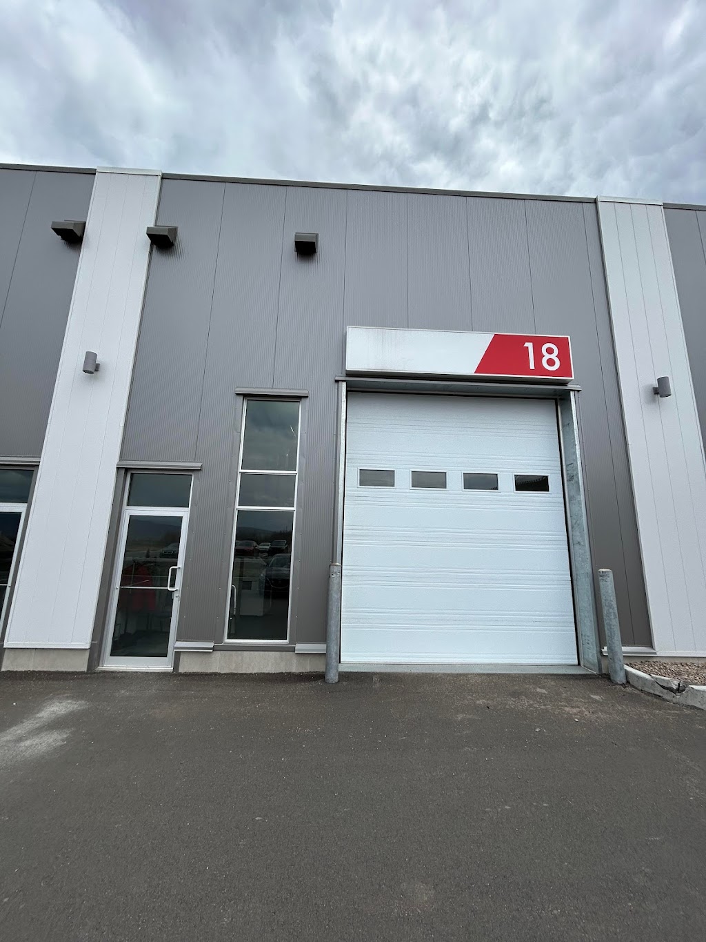 Fabrique Manic | 255 Rue de Singapour Local 18, Saint-Augustin-de-Desmaures, QC G3A 0P6, Canada | Phone: (581) 849-1424