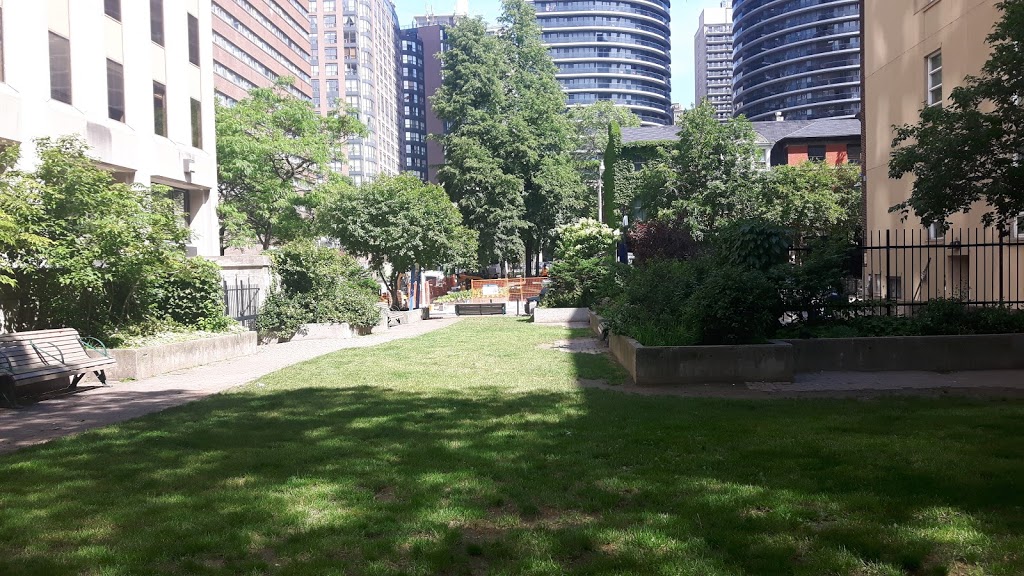 McGill Granby Parkette | 9 McGill St, Toronto, ON M5B 2E7, Canada
