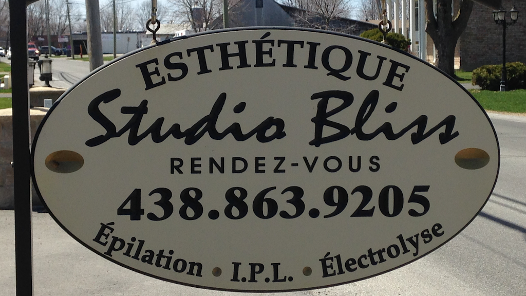 Studio Bliss Esthetique | 3022 Chemin Saint-Charles, Terrebonne, QC J6V 1C4, Canada | Phone: (438) 863-9205