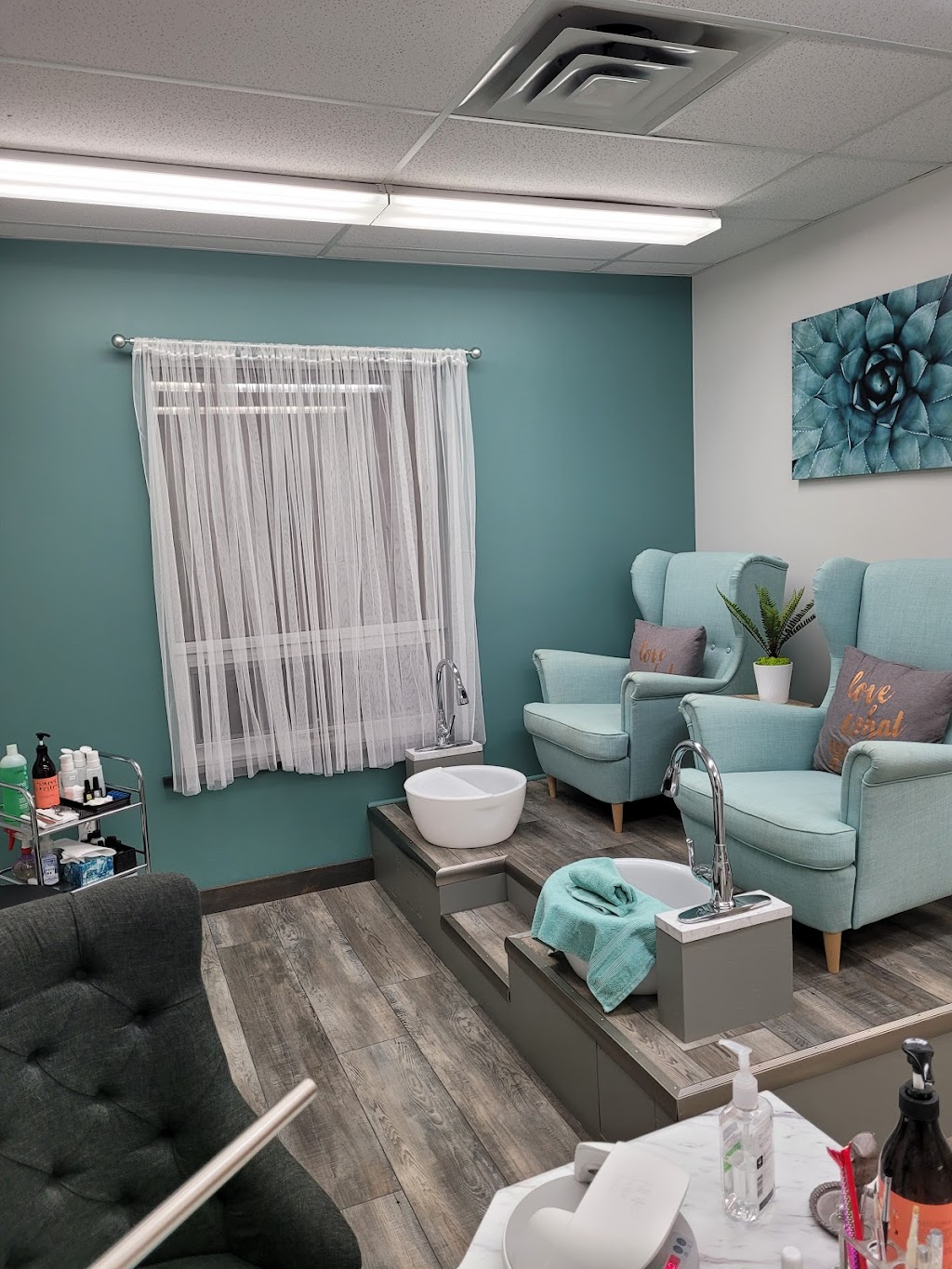 Embrace Beauty Lounge | 192 Thames St S, Ingersoll, ON N5C 2T5, Canada | Phone: (226) 228-4267