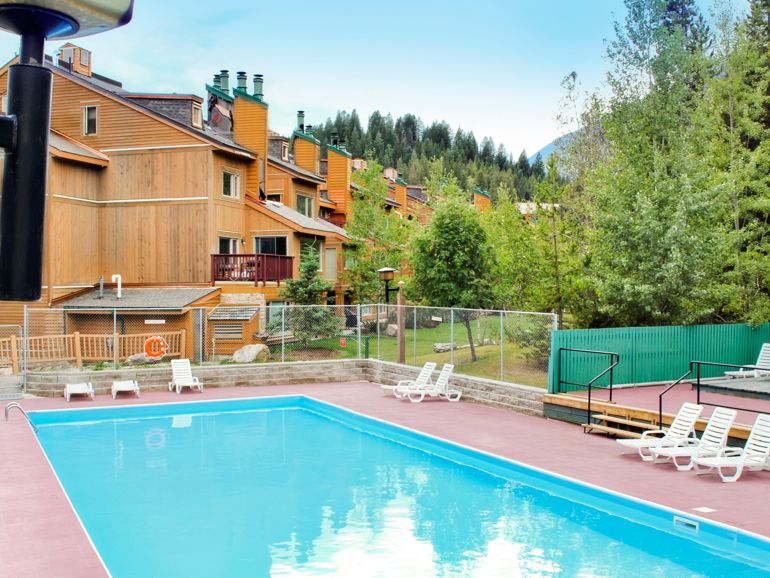 Panorama Vacation Retreat at Horsethief Lodge | 2000 Panorama Dr, Panorama, BC V0A 1T0, Canada | Phone: (250) 341-3011