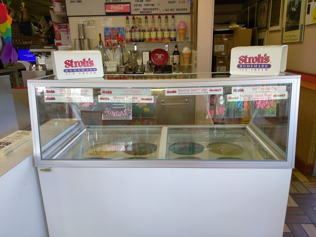 Strohs Ice Cream Parlour | 430 Pointe Tremble Rd, Algonac, MI 48001, USA | Phone: (810) 794-7717