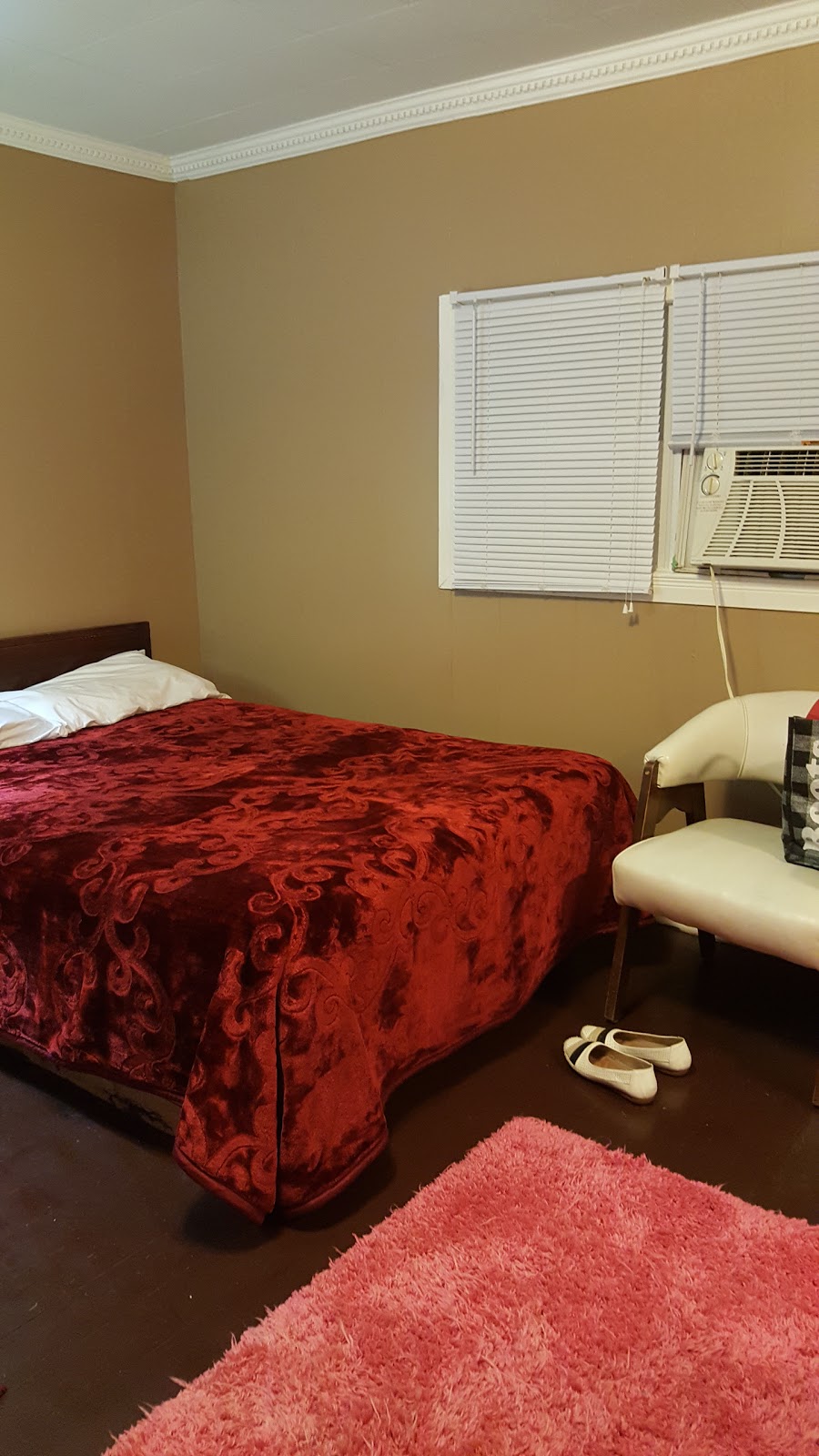 Springmount Motel | 718030 ON-6, Owen Sound, ON N4K 5N7, Canada | Phone: (519) 376-5841