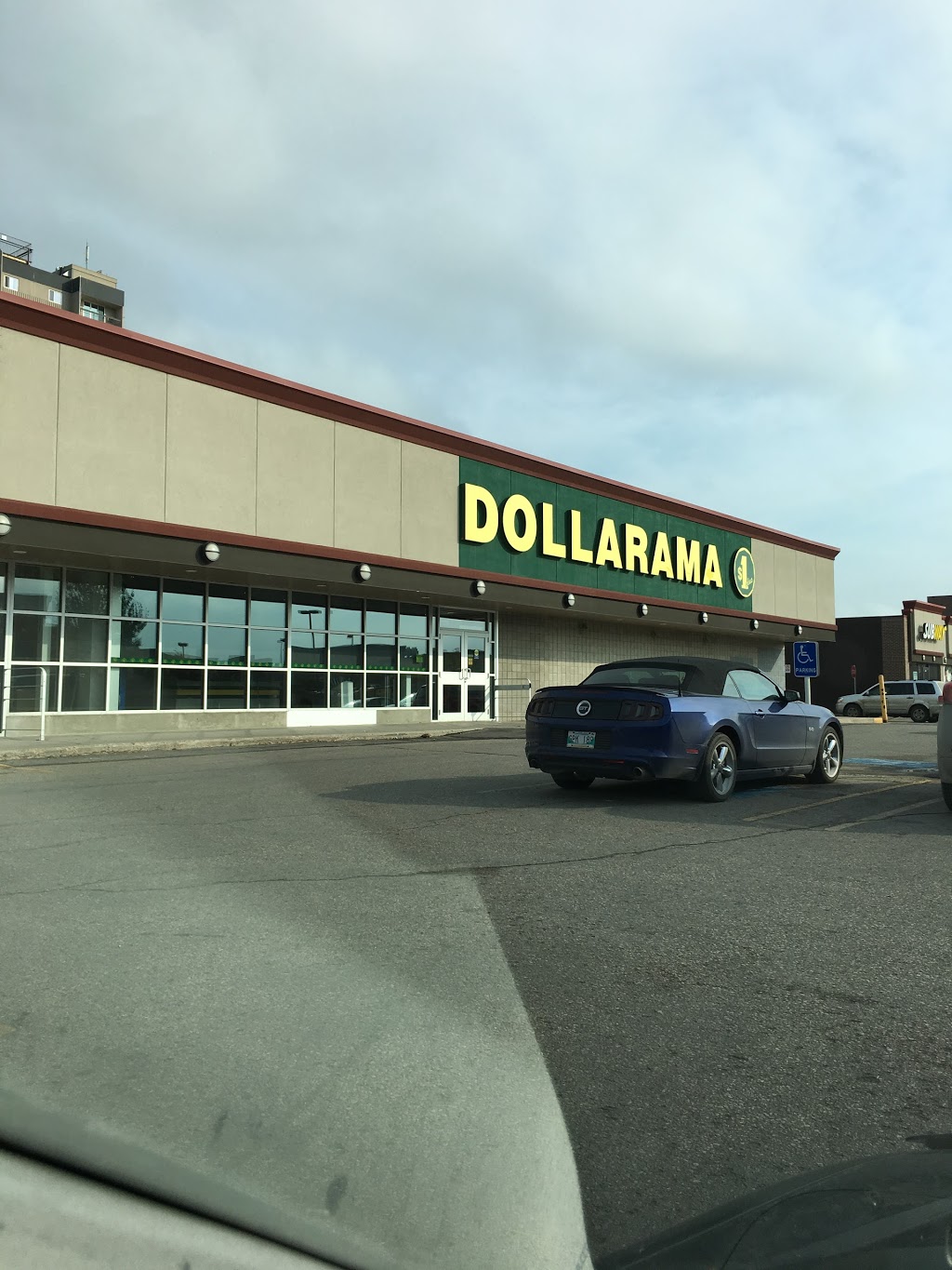 Dollarama | 1596 Ness Ave, Madison St, Winnipeg, MB R3J 3W6, Canada | Phone: (204) 783-3839
