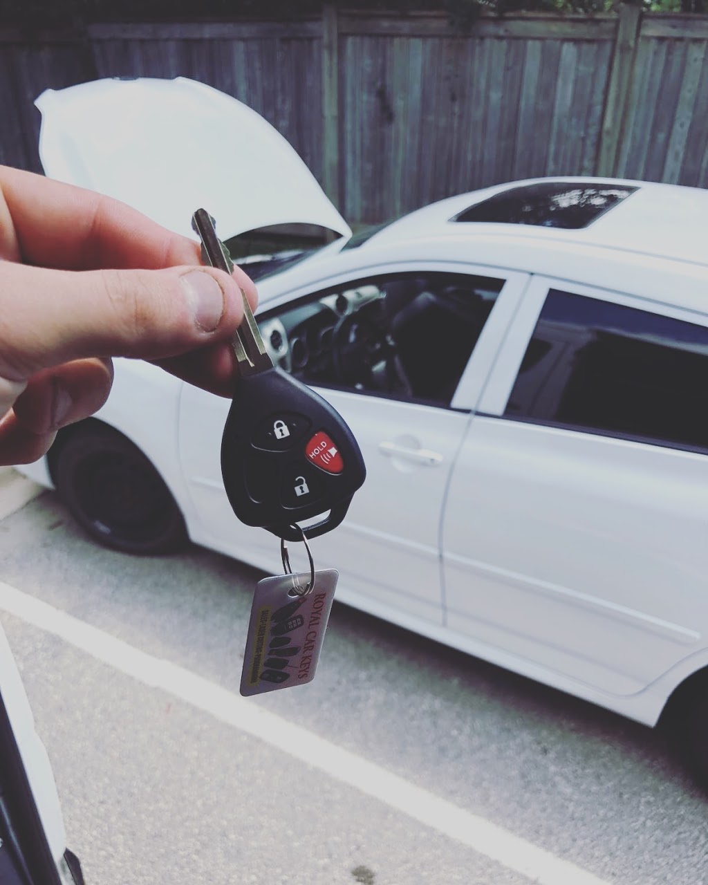 Royal Car Keys | 2-1129 Speers Rd, Oakville, ON L6L 2X5, Canada | Phone: (647) 484-2644