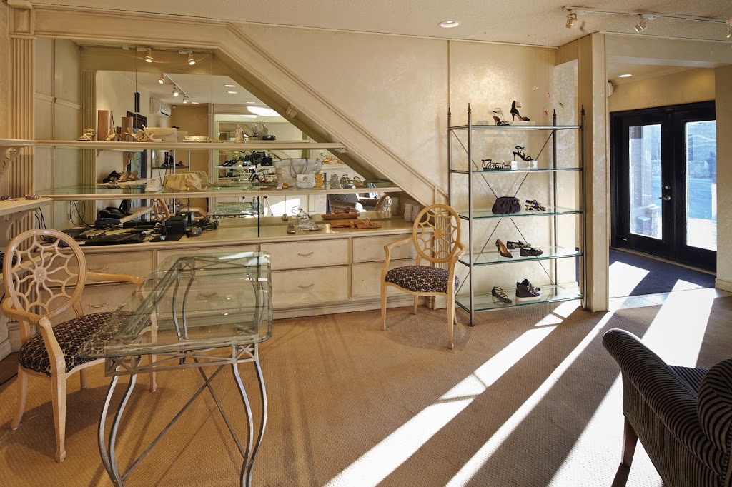 Hanleys | 382 Wilson St E, Ancaster, ON L9G 2C2, Canada | Phone: (905) 304-8432