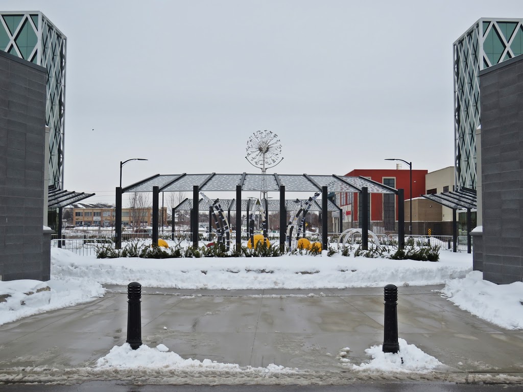 Splash Circle at The Boardwalk | 235 The Boardwalk, Kitchener, ON N2N 0B1, Canada | Phone: (519) 744-6464