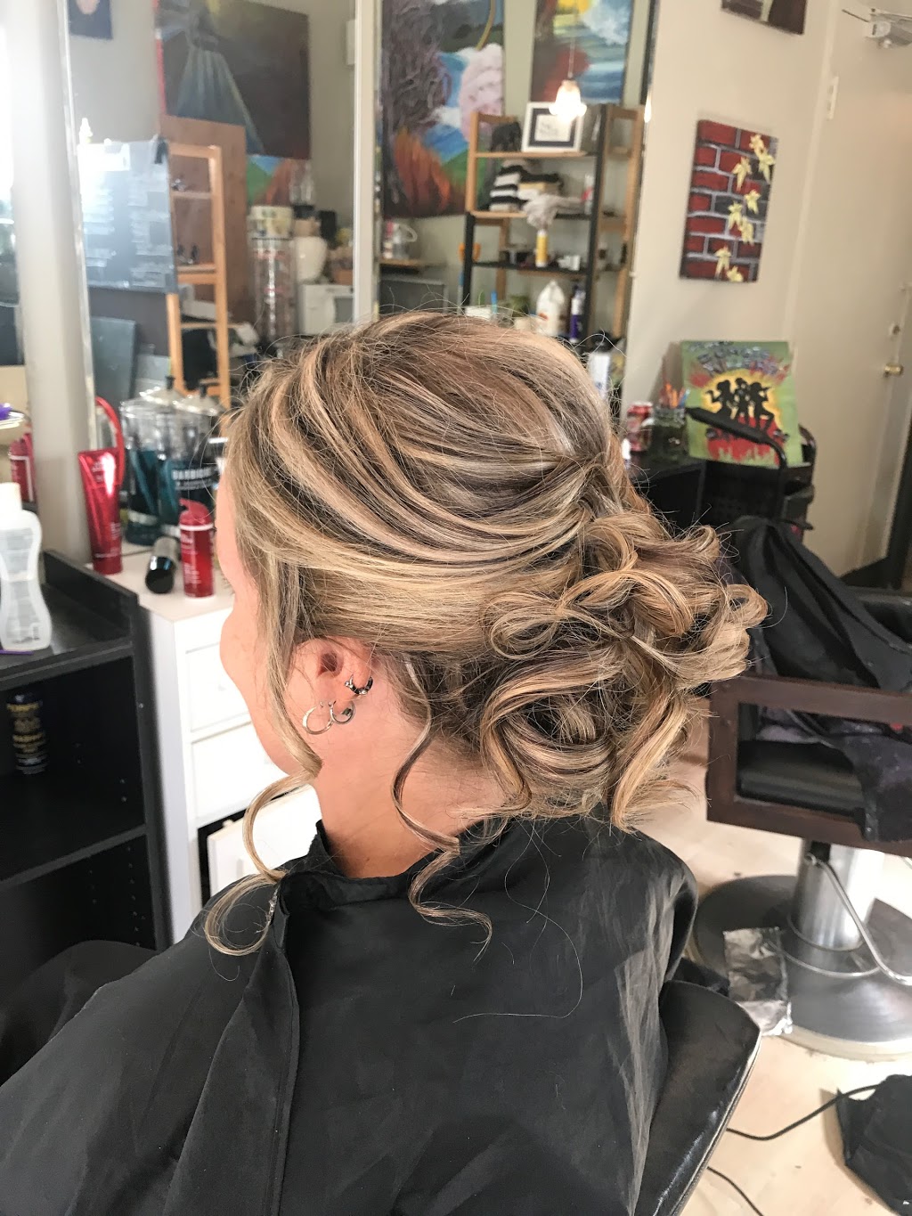 Beckys Hairstyles | 629 Division St,  Kingston, ON K7K 4B7, Canada | Phone: (613) 532-4587