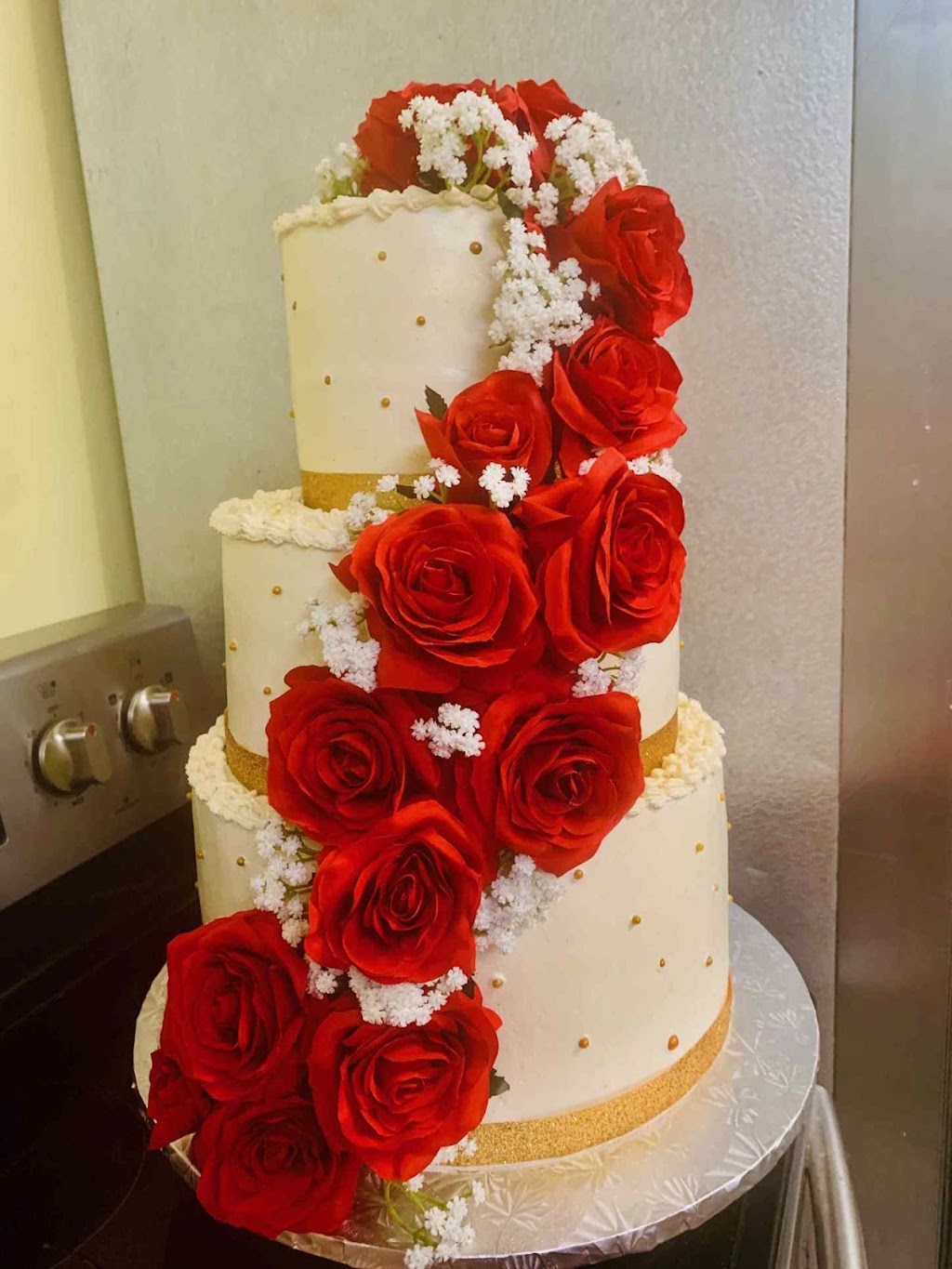 Cakes By Ludy | 10708 134 Ave NW, Edmonton, AB T5E 1J8, Canada | Phone: (780) 473-4336