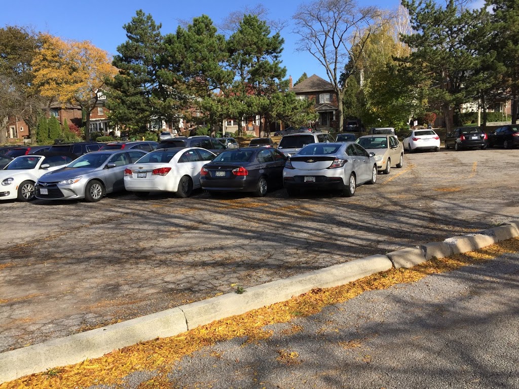Lawrence Park Collegiate Institute | 125 Chatsworth Dr, Toronto, ON M4R 1S1, Canada | Phone: (416) 393-9500