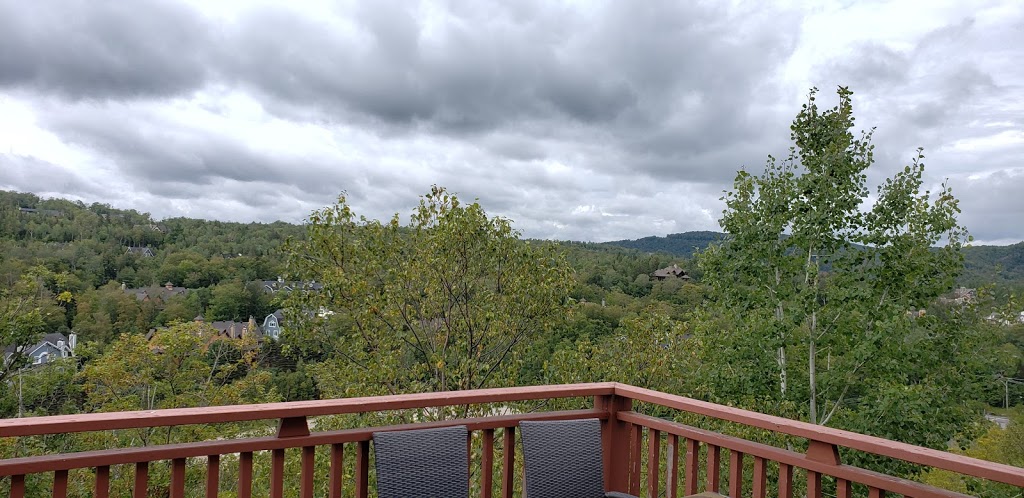Le Plateau - Tremblant Sunstar | 218 Chemin de la Forêt App 3, Mont-Tremblant, QC J8E 3K8, Canada | Phone: (888) 221-1411