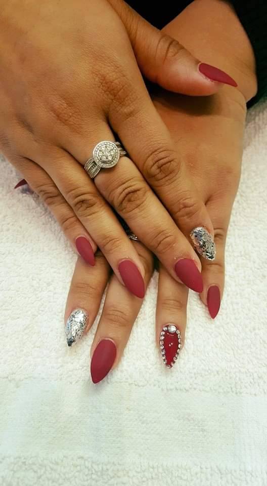 Lavish Nails Medi spa | 1090 Barton St E, Hamilton, ON L8H 4A1, Canada | Phone: (289) 933-9314