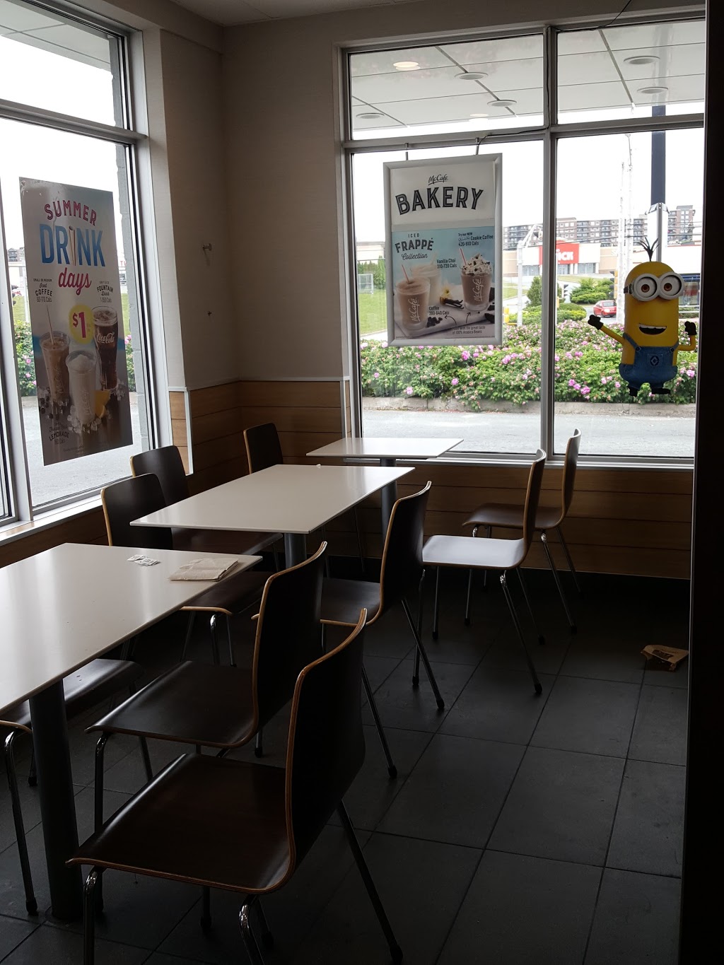 McDonalds | 201 Chain Lake Dr, Halifax, NS B3S 1C8, Canada | Phone: (902) 445-0577