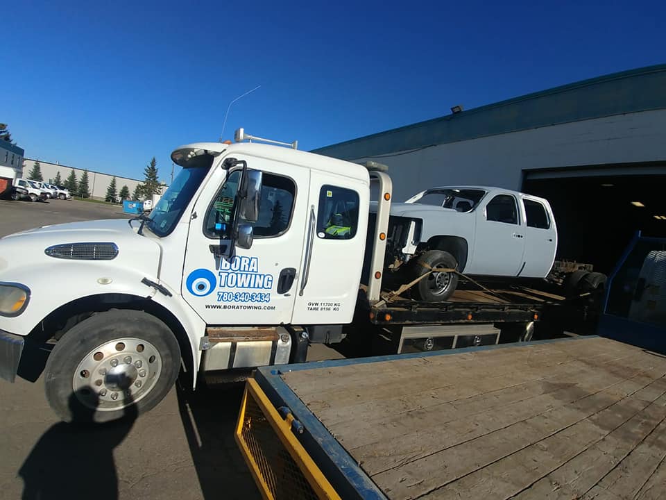 Bora Towing | 4014 Westcliff Pl SW, Edmonton, AB T6W 0X9, Canada | Phone: (780) 340-3434