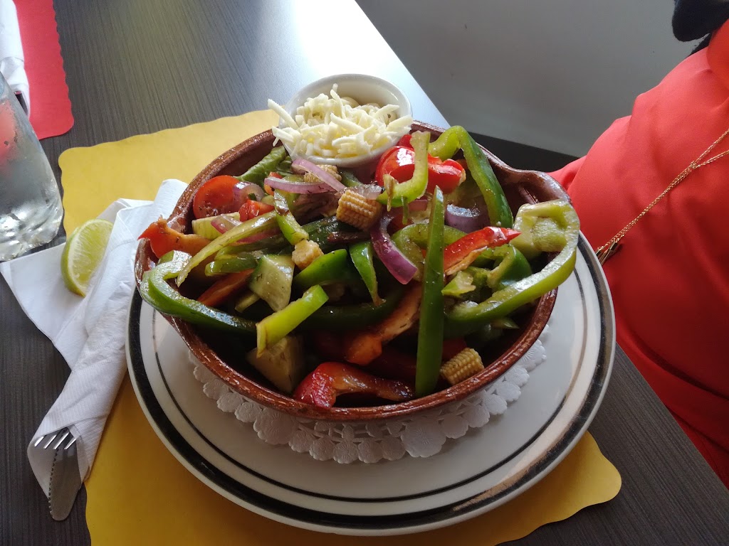 Restaurant Citron Vert | 5460 Rue Papineau, Lac-Mégantic, QC G6B 0E1, Canada | Phone: (819) 583-1778