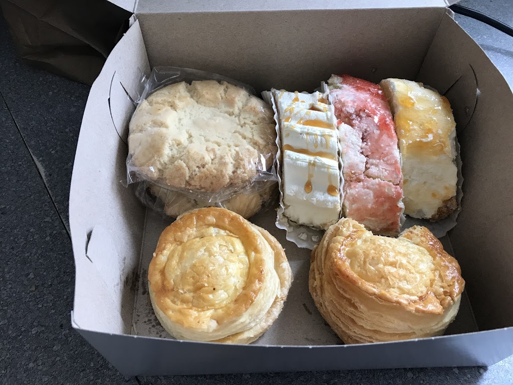 Maxim Bakery & Pastries | 285 Alexander Ave, Winnipeg, MB R3B 0L9, Canada | Phone: (204) 774-8452