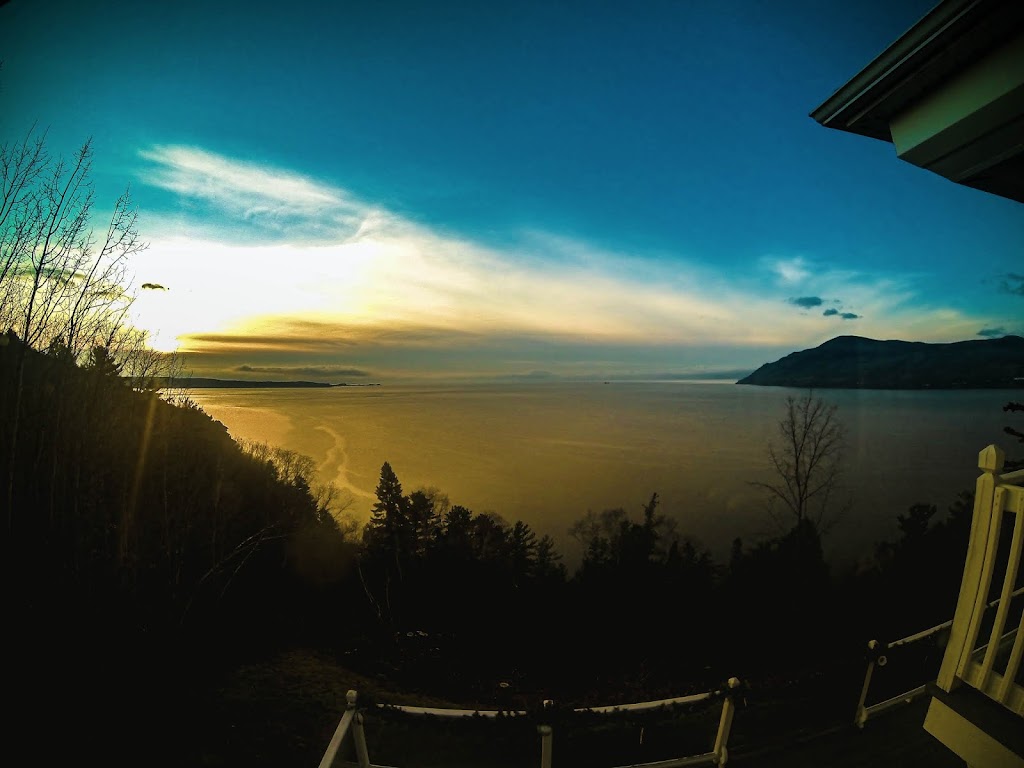 Résidence touristique lAccalmie | 8 Chem. du Vieux Quai, Baie-Saint-Paul, QC G3Z 1C2, Canada | Phone: (418) 435-1551