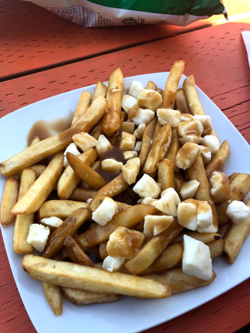 Carthew Bay Pub & Scoops | 2804 Lakeshore Rd E, Orillia, ON L3V 6H1, Canada | Phone: (705) 326-3295