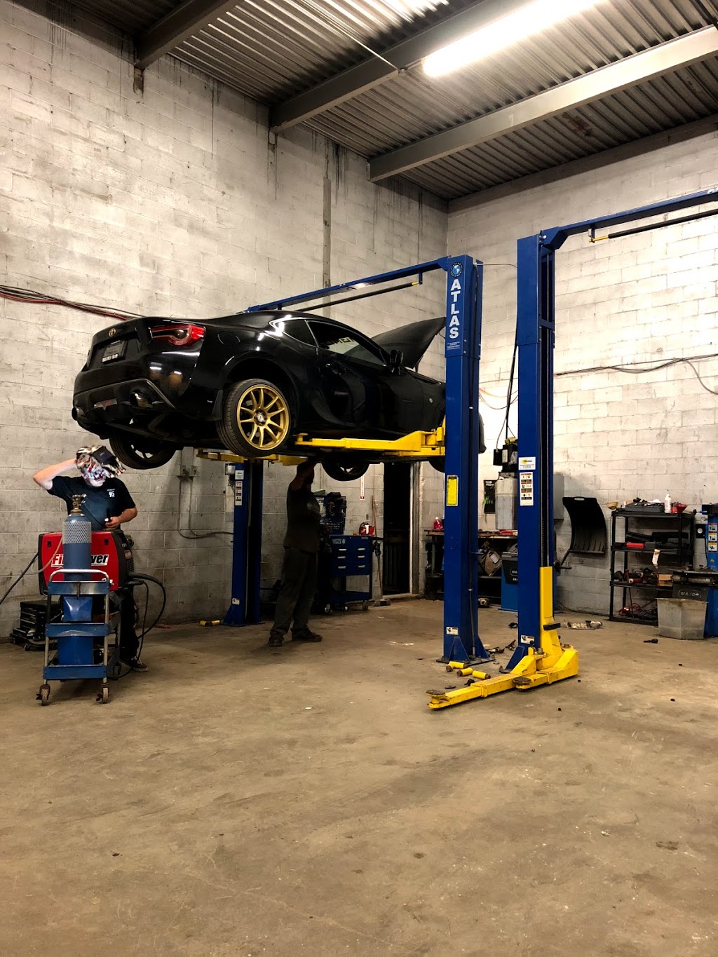 Roaring Performance And Repair | 580 Quebec St, London, ON N5W 3Z2, Canada | Phone: (519) 933-4914
