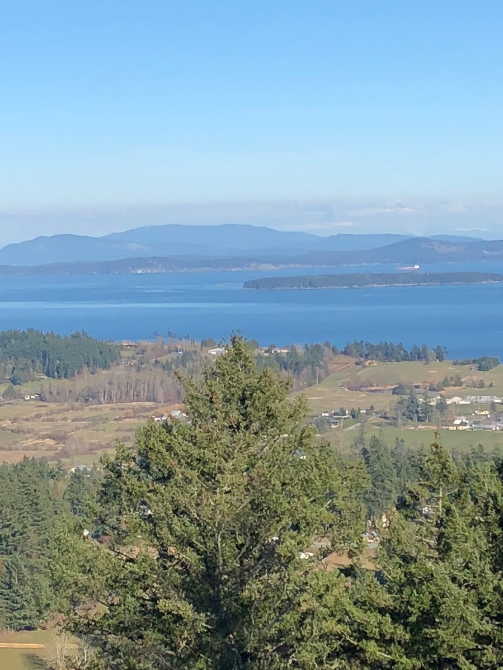 Bear Hill Summit | 6102 Central Saanich Rd, Victoria, BC V8Z 5T7, Canada