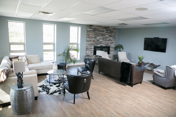 Canadian Health Recovery Centre | 2225 Lansdowne St, Peterborough, ON K9J 0G5, Canada | Phone: (844) 539-2225