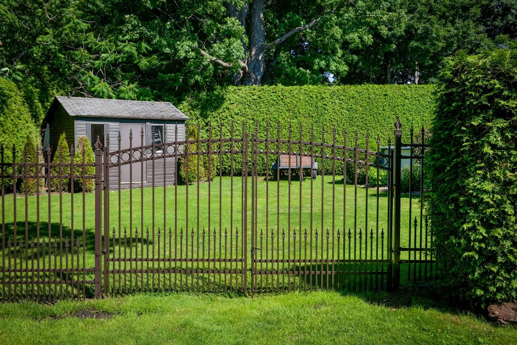 cloture vision fence | 25 Rue Lefebvre N local 7, Lachute, QC J8H 3R8, Canada | Phone: (514) 829-3422