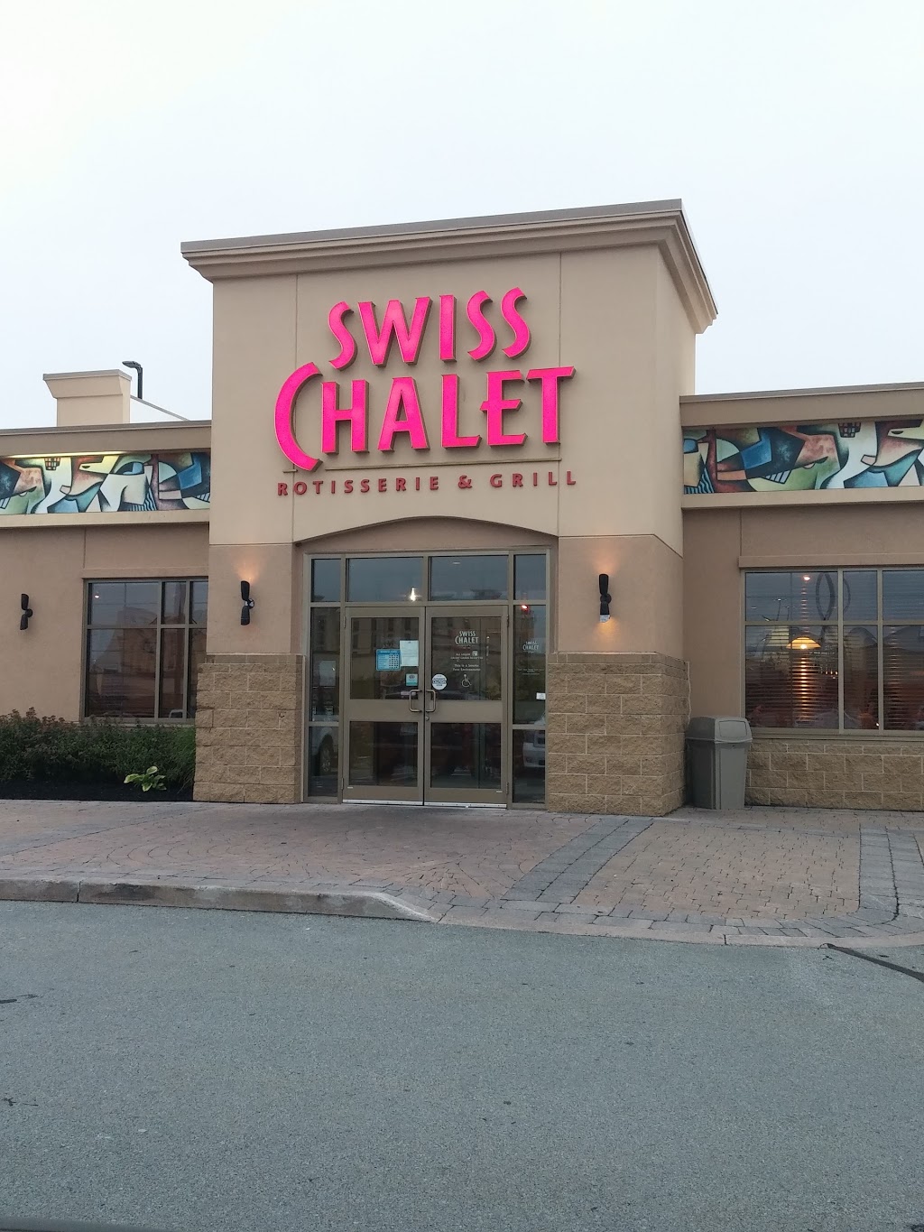 Swiss Chalet Rotisserie & Grill | 16 Foulis Row, Dartmouth, NS B3B 0E1, Canada | Phone: (902) 468-0125