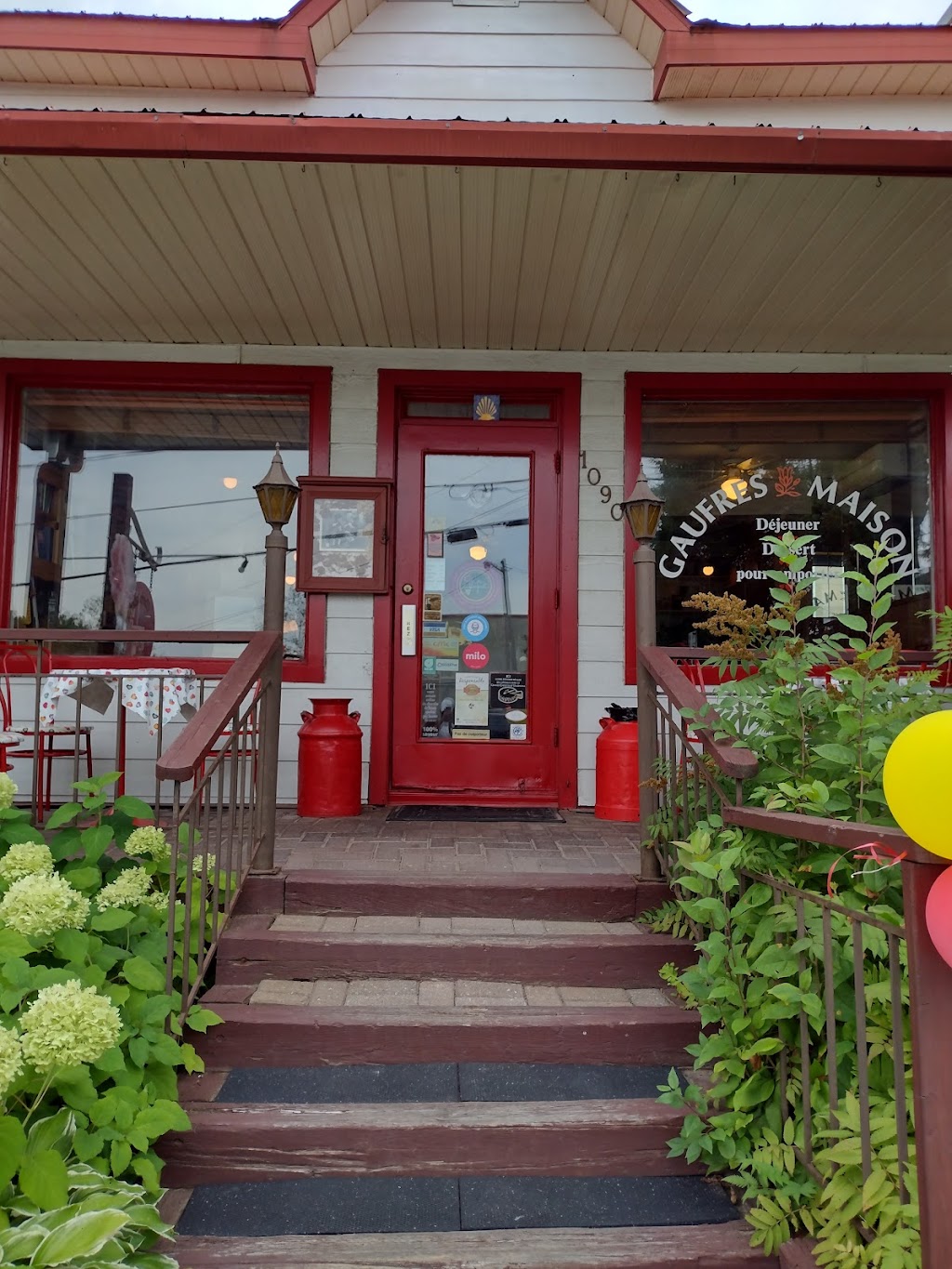 Chocolaterie Marie-Claude (La) | 1090 Rue Valiquette, Sainte-Adèle, QC J8B 2M3, Canada | Phone: (450) 229-3991