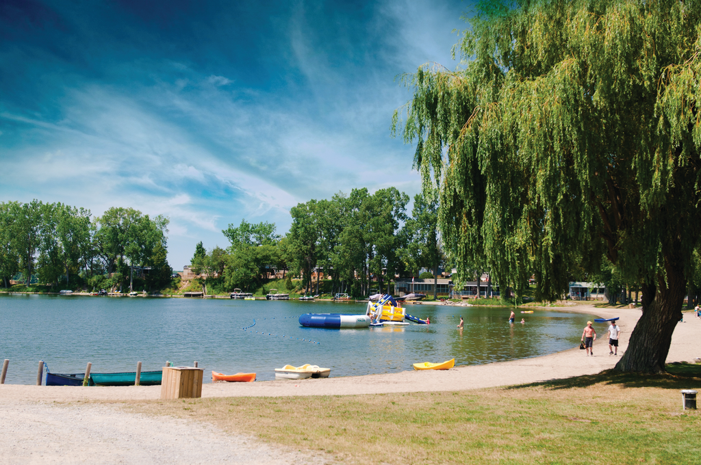 Cherry Beach Resort | 486 County Road 18, Cherry Valley, ON K0K 1P0, Canada | Phone: (877) 814-4141