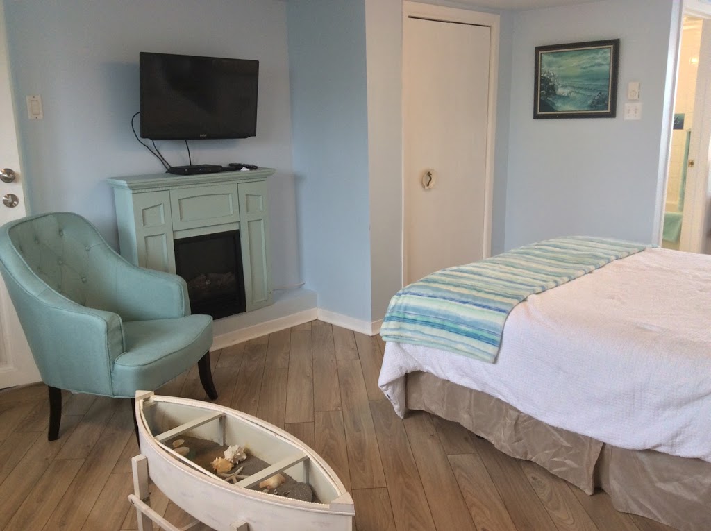 3 Moonlight Beach Suites | 2 Wyndenfog Ln, East Lawrencetown, NS B2Z 1P7, Canada | Phone: (902) 827-2712