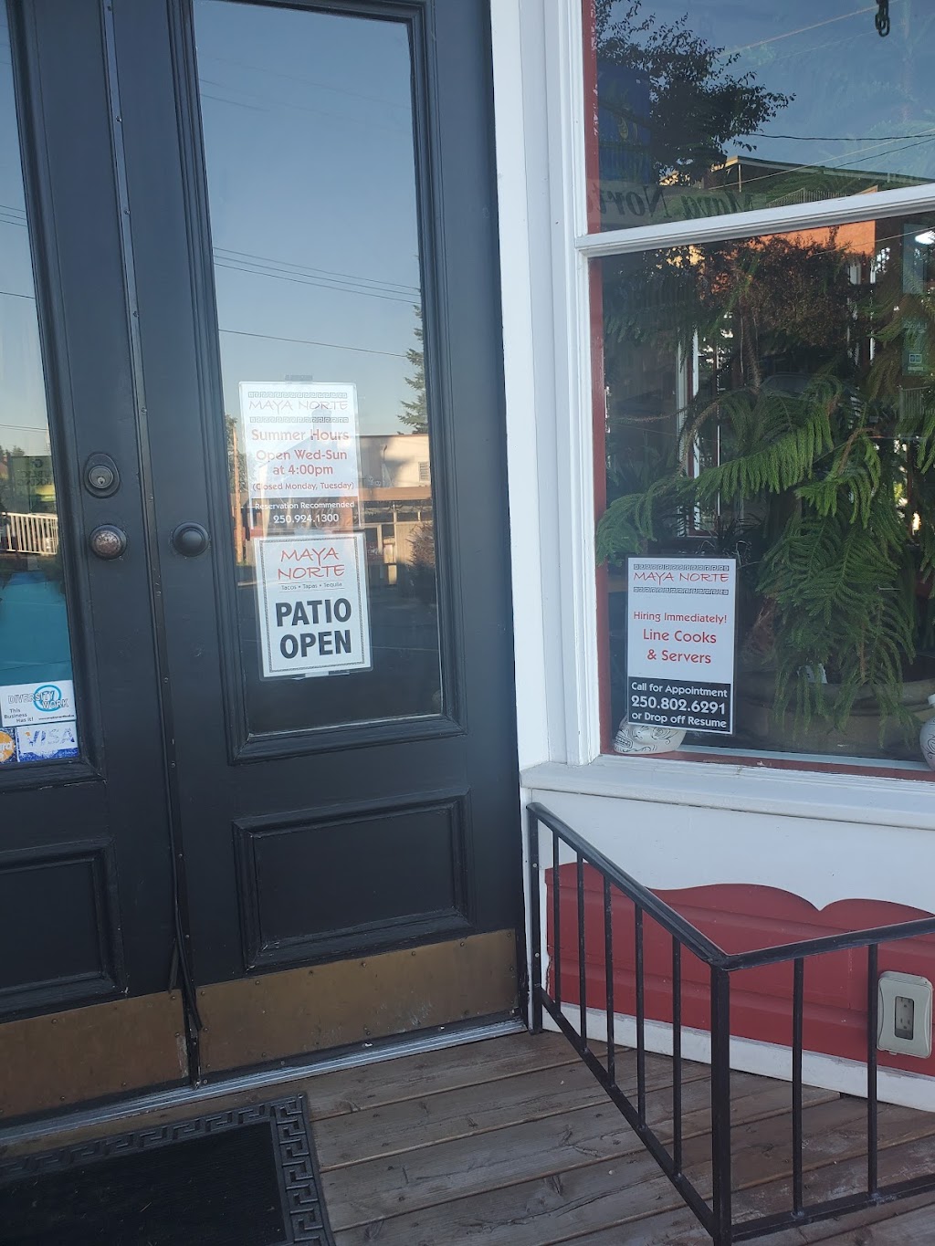 Fox and Hounds | 11 High St, Ladysmith, BC V9G 1A1, Canada | Phone: (250) 924-1747