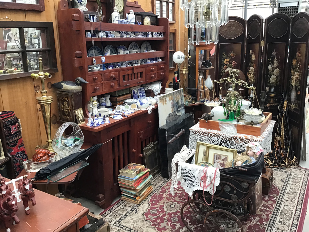 Past Glories of Toad Hollow | 78 John St, Orangeville, ON L9W 2P8, Canada | Phone: (519) 216-0138