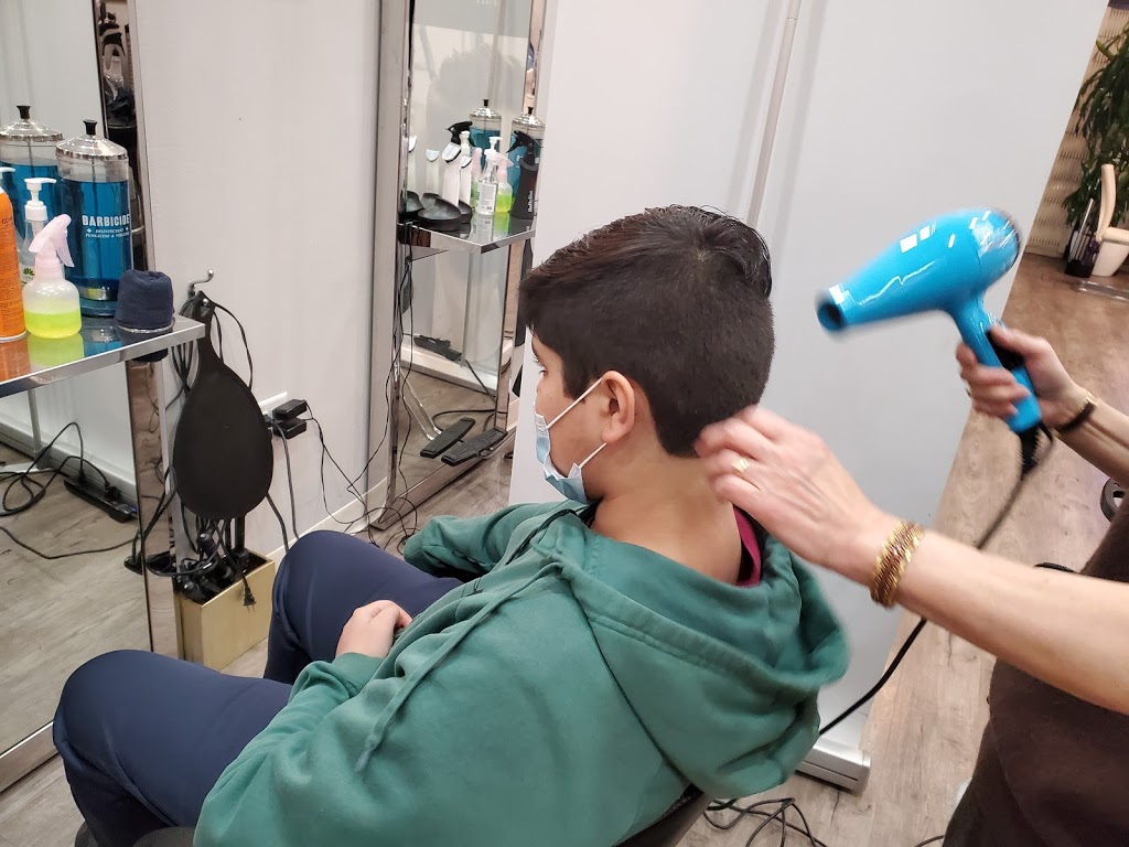 Pamperdours Hair Nail Skincare | 956 W King Edward Ave, Vancouver, BC V5Z 2E2, Canada | Phone: (604) 742-1801