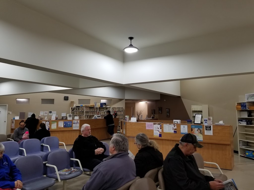 Selkirk Medical Center | 341-349 Eveline St, Selkirk, MB R1A 1N1, Canada | Phone: (204) 785-2550