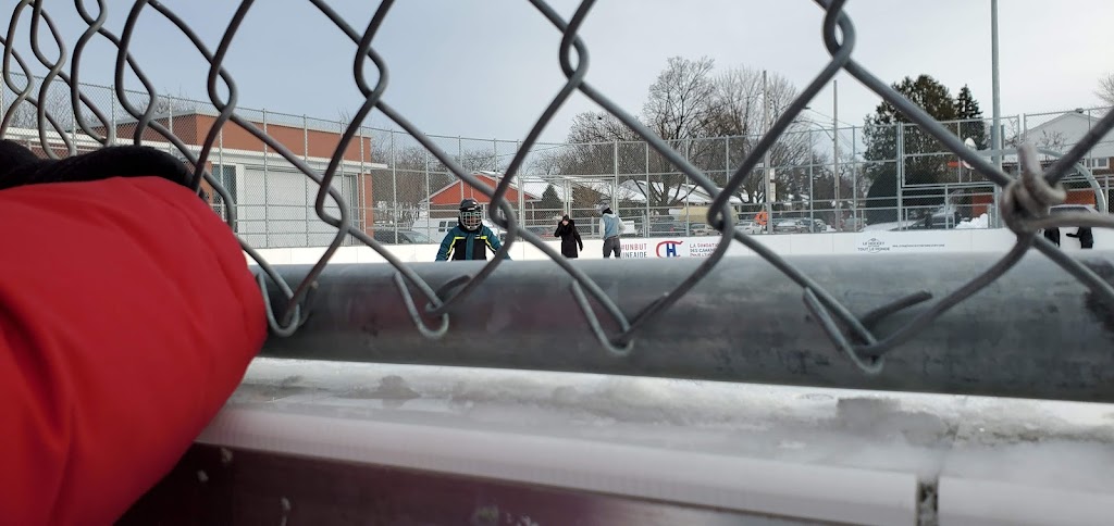 Patinoire Bleu-Blanc-Bouge (Cartierville) | Cartierville, Montreal, QC H4J 2P4, Canada | Phone: (514) 872-6138