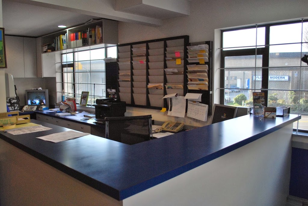 New West Auto Collision and Glass | 325 13th St, New Westminster, BC V3M 4L4, Canada | Phone: (604) 522-6888