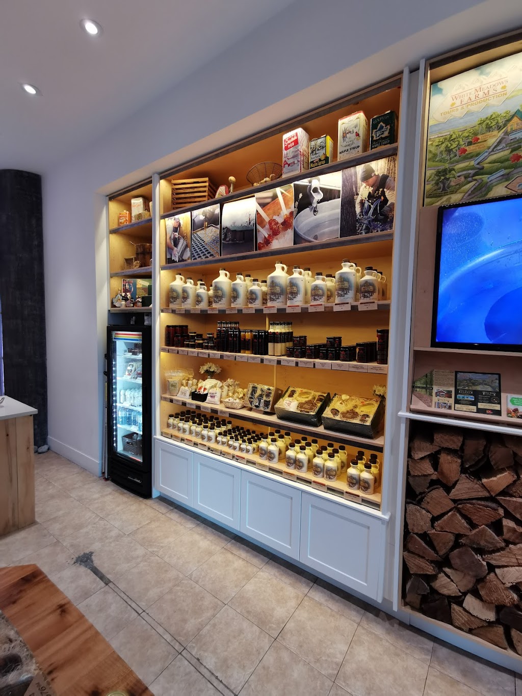The Maple Syrup Store by White Meadows Farms | 6380 Fallsview Blvd Unit 237, Niagara Falls, ON L2G 7X5, Canada | Phone: (905) 682-0642